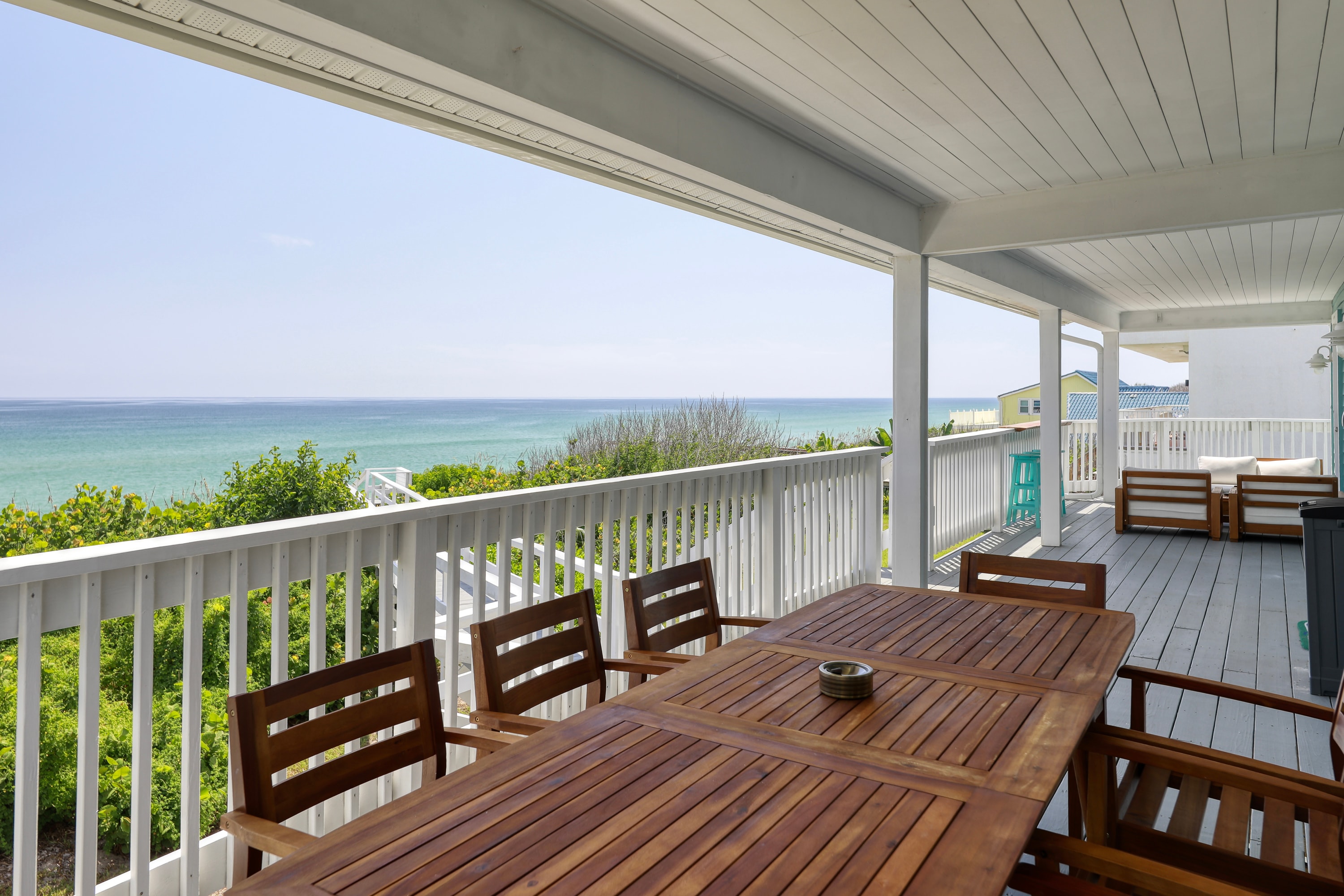 51 Steps: Beach House w/ Private Beach Access & Deck